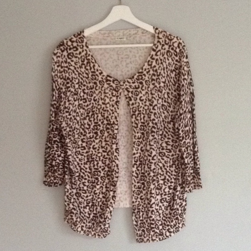Leopard cardigan with button